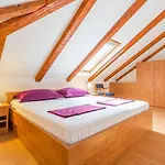 Kirigin Appartement *