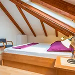 Kirigin Appartement *
