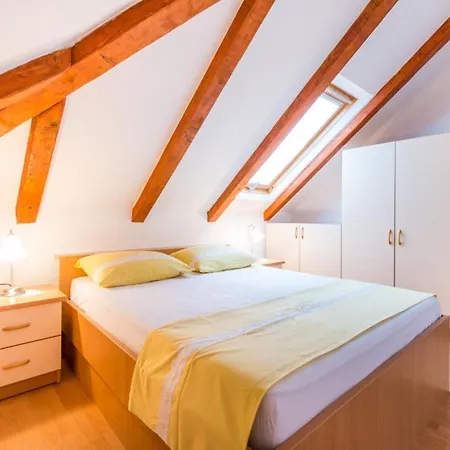 Kirigin Apartmán